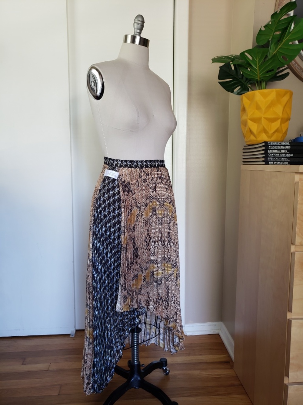 Anthropologie Foxiedox Pleated Skirt Size Small